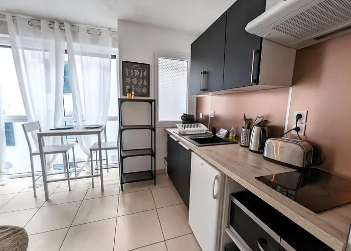 Vitrail Yourhosthelper Apartment